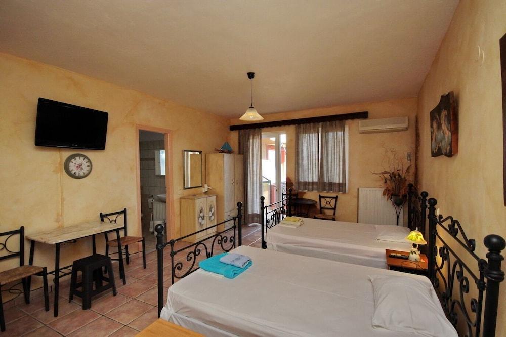 Aphrodite Apartment *